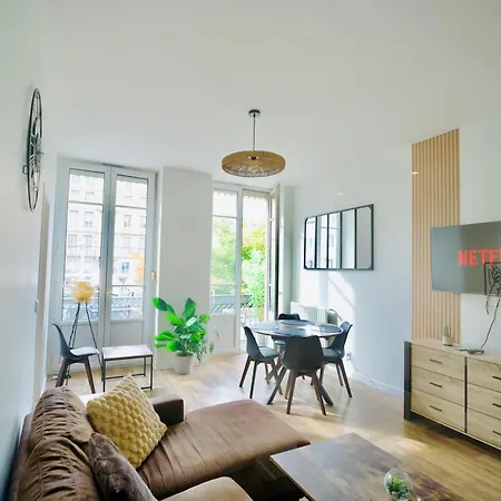 Modern & Hypercentre, Private Balcony Апартаменты *